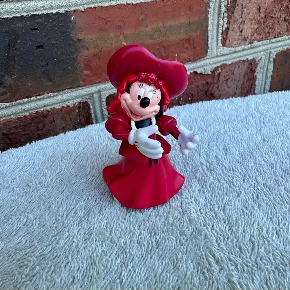 RARE 2.75" Minnie Mouse Red Hair Dress Pirate Swan PVC Figure Disney Caribbean